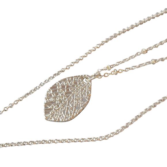 Silver Tone Layered Necklace Leaf and Teardrop Pendants 38" Chain - Picture 7 of 10